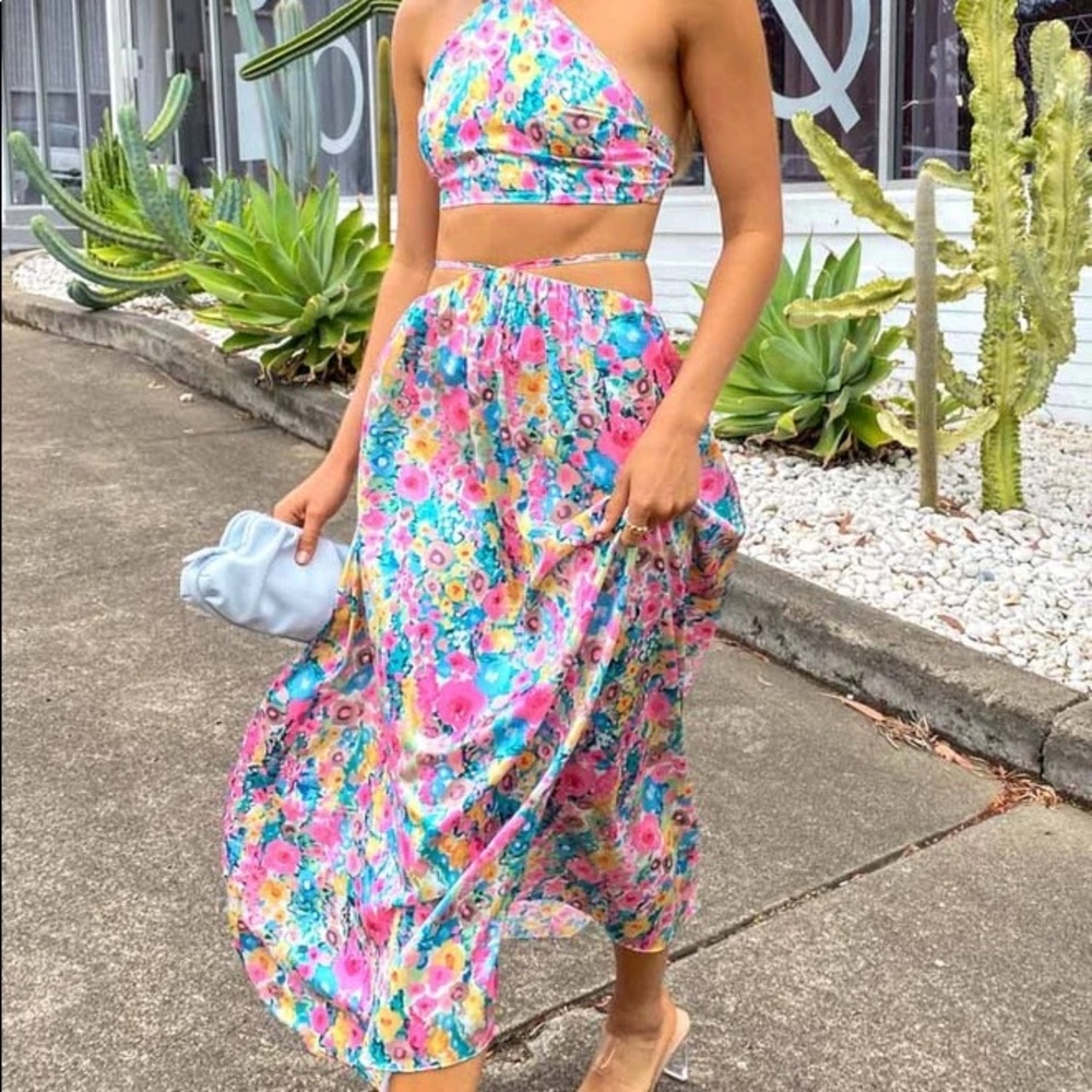 Beginning Boutique. Elm floral maxi skirt only size 2. New without Tags - Picture 1 of 7